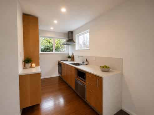 2/158 Stanmore Road, Linwood