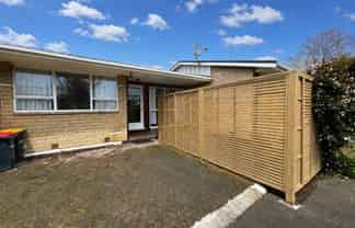 2/158 Stanmore Road, Linwood