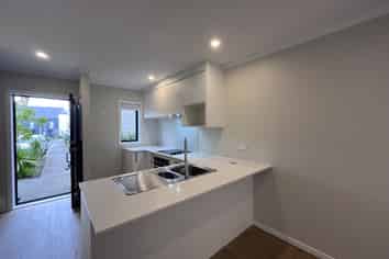 11/125B Metcalfe Road, Ranui