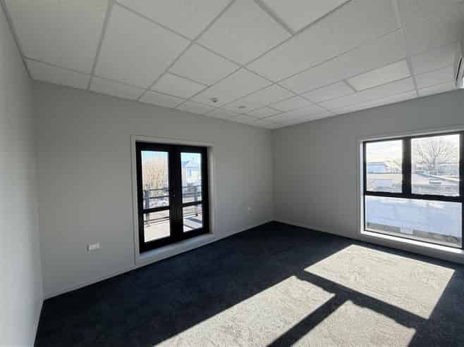 Modern CBD Office | 8 Car Parks
