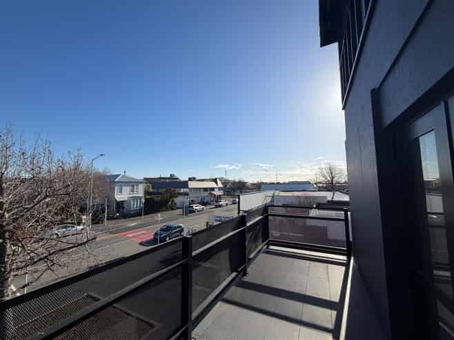 Modern CBD Office | 8 Car Parks
