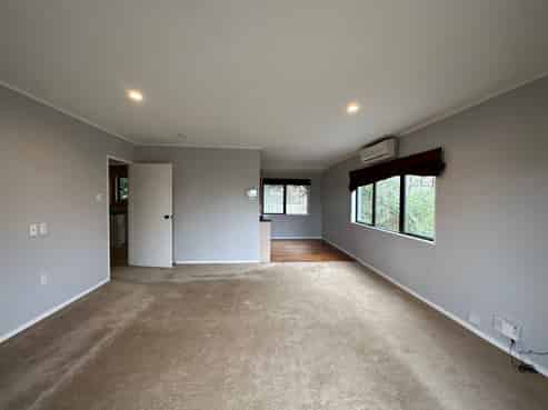 6A Nielsen Place, Massey