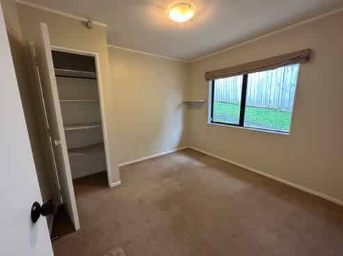 6A Nielsen Place, Massey