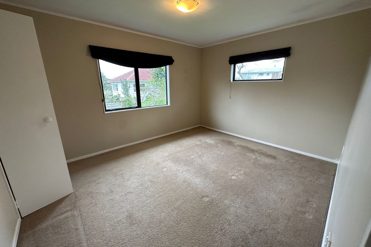 Massey, 3 bedrooms - Więcej