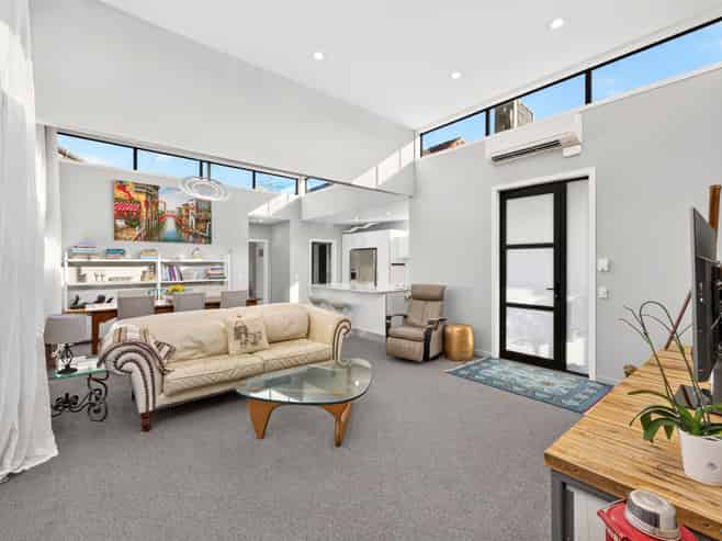 2/176 Mcleod Road, Te Atatu South