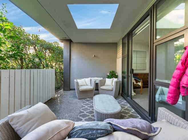 2/176 Mcleod Road, Te Atatu South