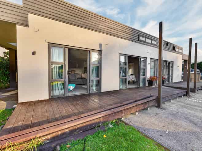 3/176 Mcleod Road, Te Atatu South