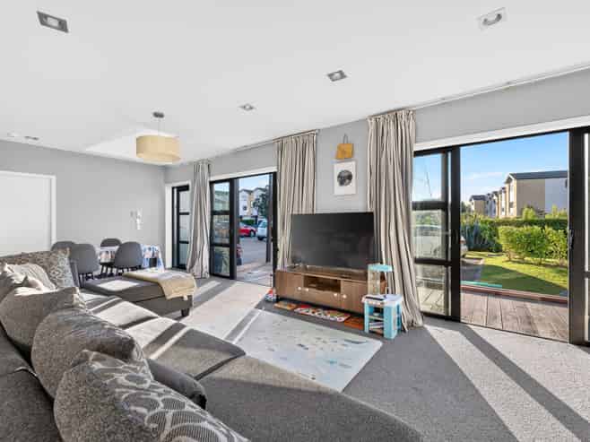 3/176 Mcleod Road, Te Atatu South