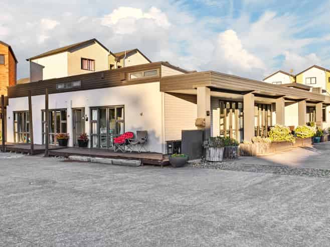 3/176 Mcleod Road, Te Atatu South