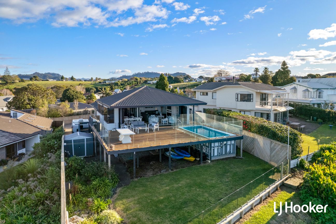 Panoramic Water Views & Exceptional Living - Widok 4
