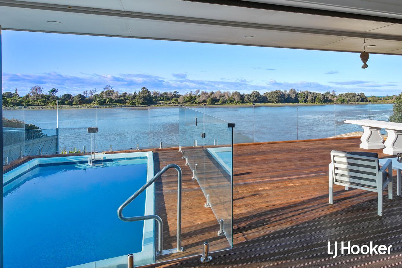 Panoramic Water Views & Exceptional Living - Widok 5