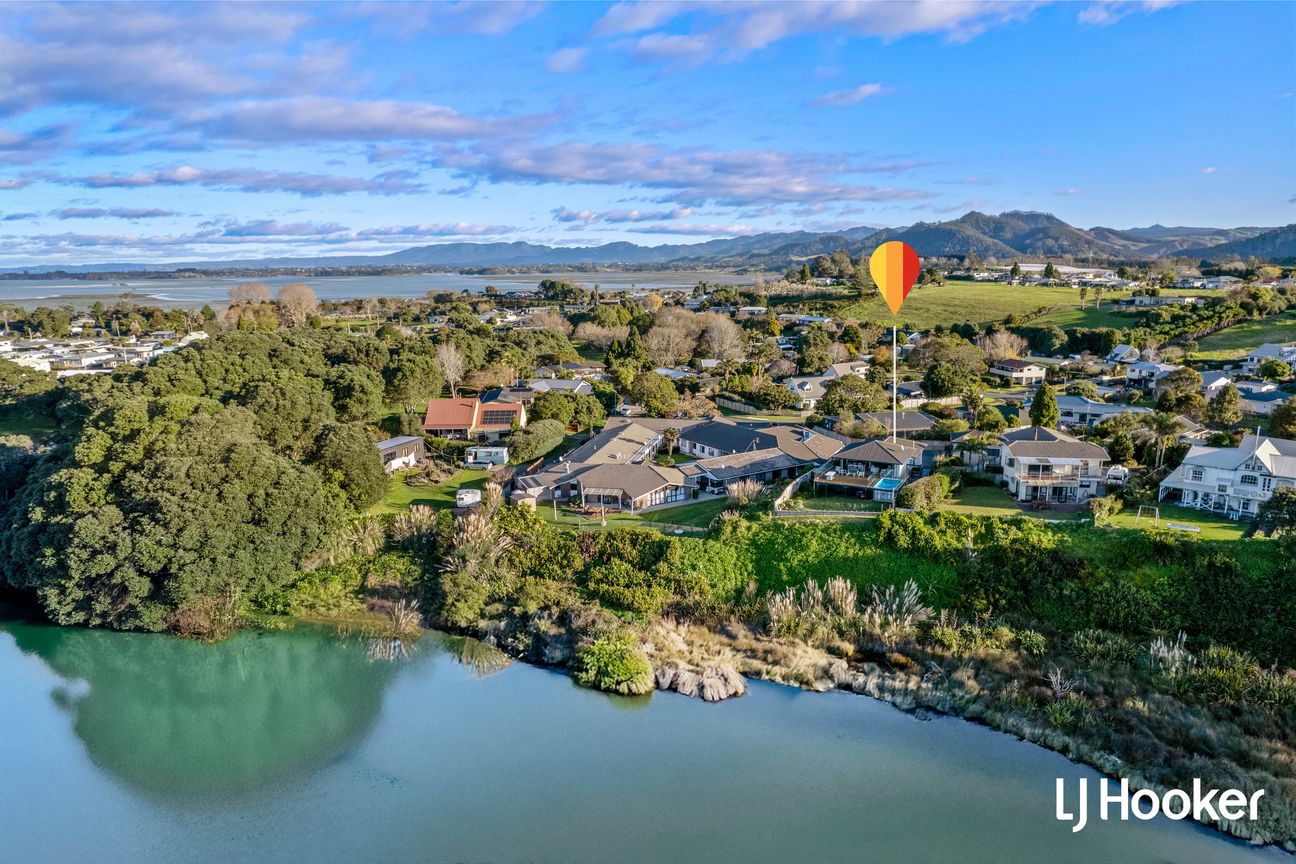 Panoramic Water Views & Exceptional Living - Widok 3