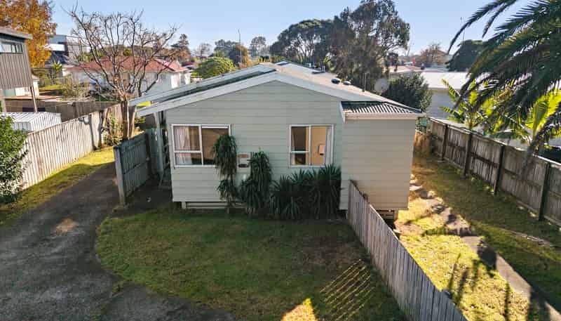 16A Hilda Road, Favona