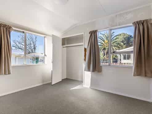 16B Hilda Road, Favona