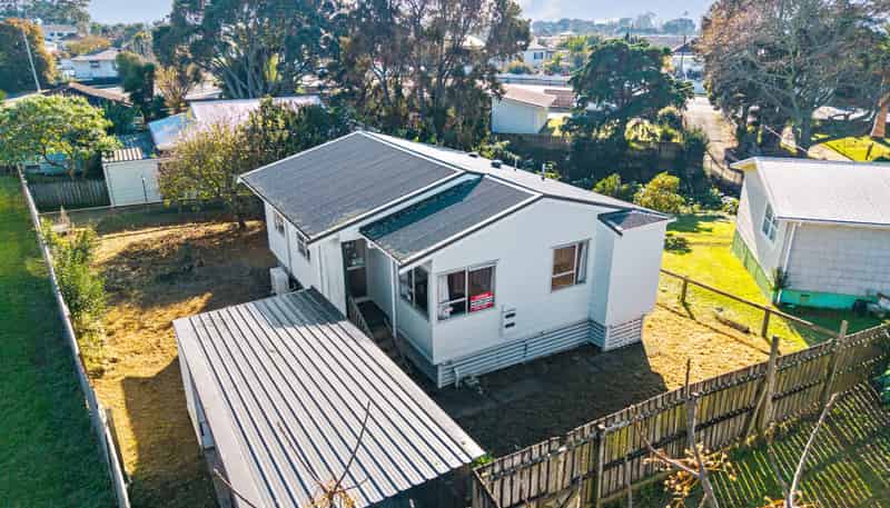 16B Hilda Road, Favona