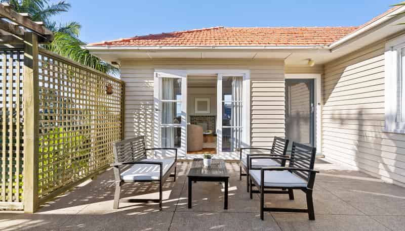 1/11-13 Waratah Street, Birkenhead