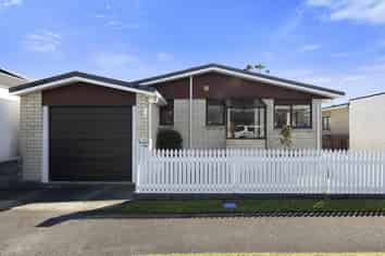 19A Karamu Street, Strandon
