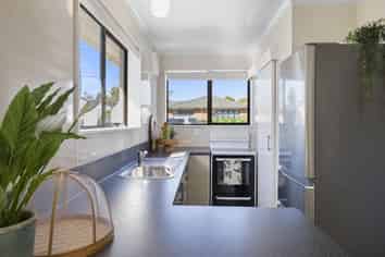 19A Karamu Street, Strandon