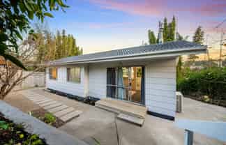 4 Cedar Heights Avenue, Massey