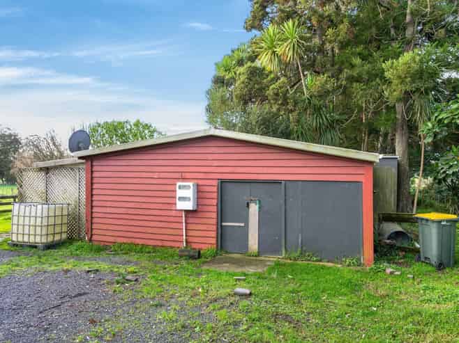 691 School Road, Tomarata