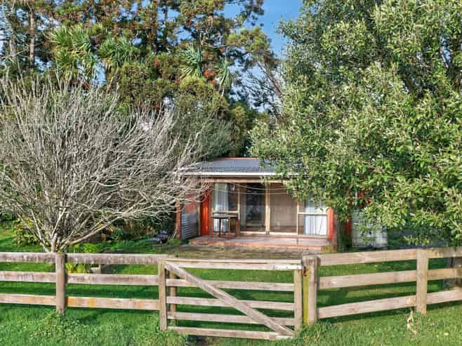 691 School Road, Tomarata