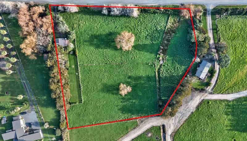 691 School Road, Tomarata