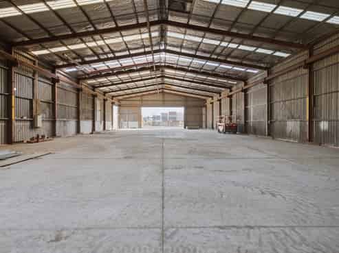 Hard working Hewletts Rd warehouse & yard