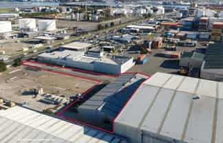 Hard working Hewletts Rd warehouse & yard