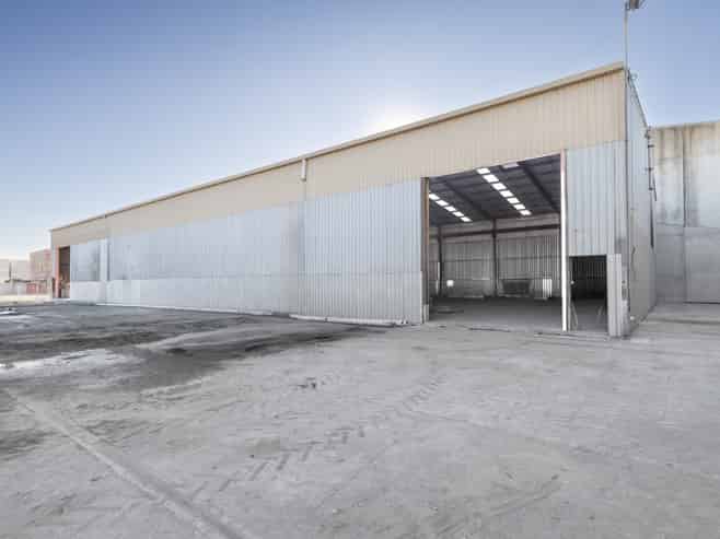Hard working Hewletts Rd warehouse & yard