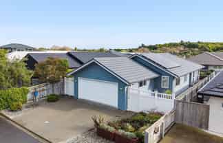 8 Paioke Street, Waikanae