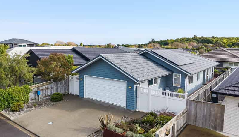 8 Paioke Street, Waikanae