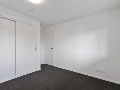 1C/4045 Great North Road, Glen Eden