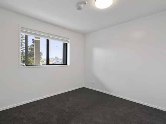 1C/4045 Great North Road, Glen Eden