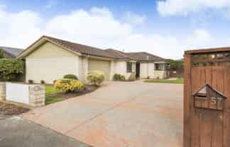 57 Clarke Avenue, Highbury