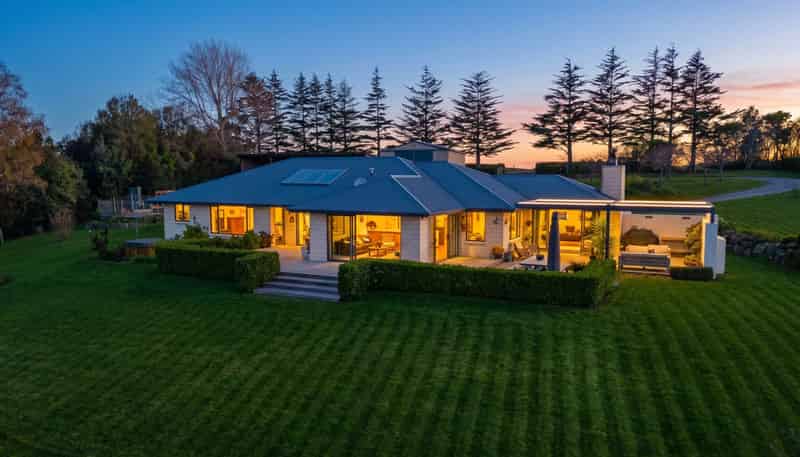 210 Spur Road, Hadlow