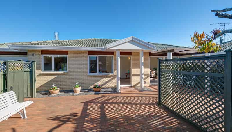 2/16 Moenui Avenue, Orewa