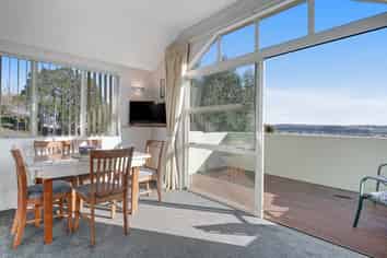 1A Meadowood Drive, Unsworth Heights