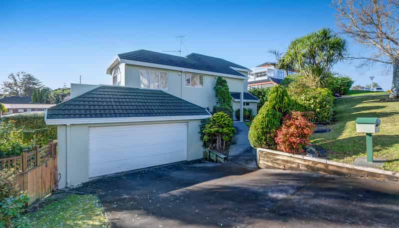 1A Meadowood Drive, Unsworth Heights