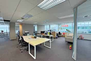 VERSATILE LEVEL ONE OFFICE, PRIME ROSEDALE LOC...