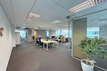 VERSATILE LEVEL ONE OFFICE, PRIME ROSEDALE LOC...