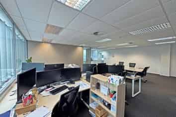 VERSATILE LEVEL ONE OFFICE, PRIME ROSEDALE LOC...