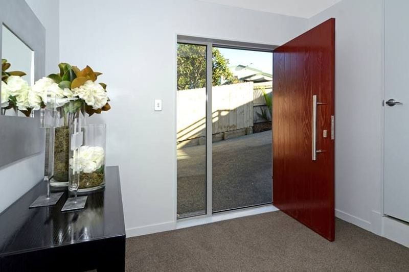 Stunning 4BR Home with Deck in Glenfield - Widok 2