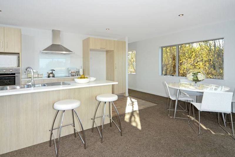 Stunning 4BR Home with Deck in Glenfield - Widok 3
