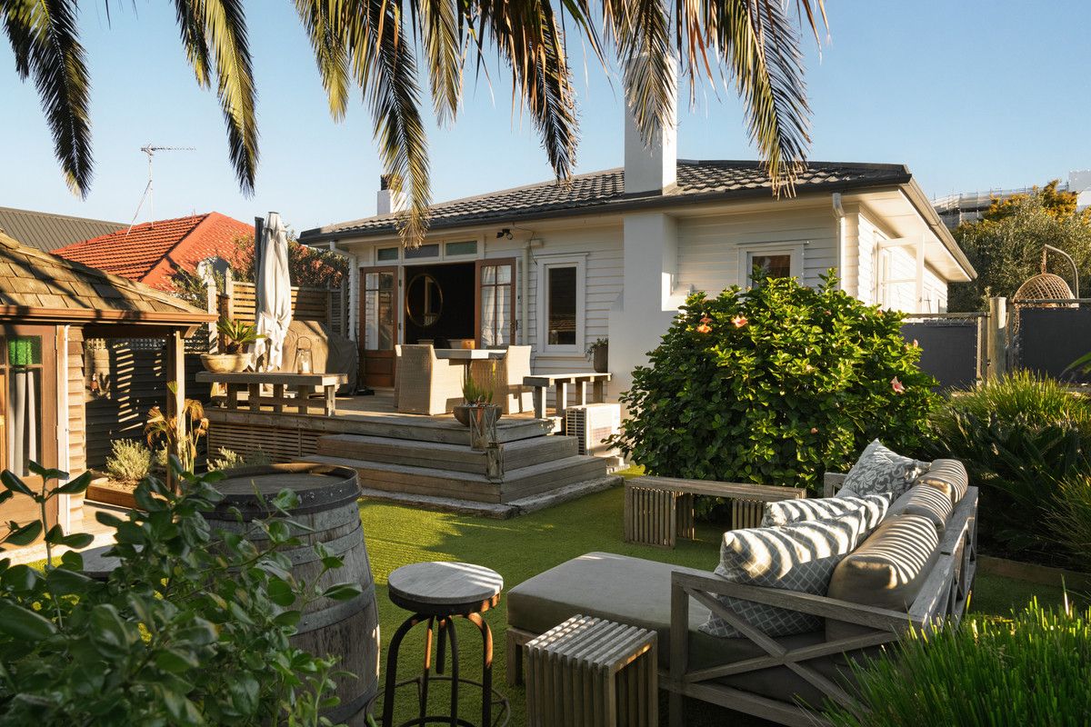 The Beach Cottage with Tomorrow Built In - Widok 2