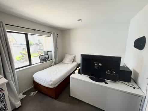 25 Ihimaera Tce, Cambridge