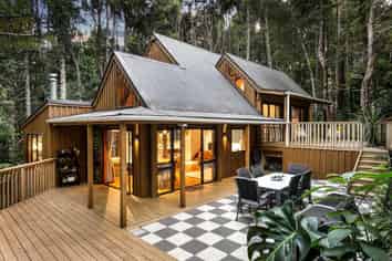 Auckland - Address withheld