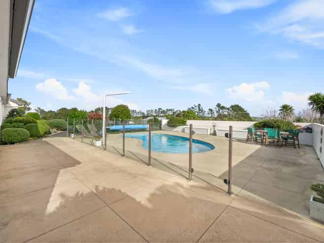 1382 Old North Road, Helensville