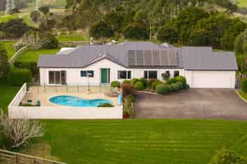 1382 Old North Road, Helensville