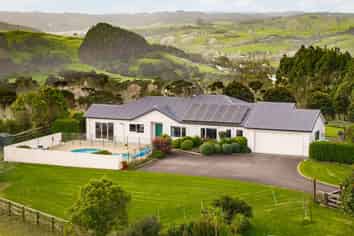 1382 Old North Road, Helensville