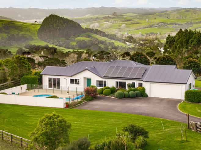 1382 Old North Road, Helensville